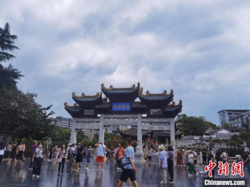 红领金服 夏季避暑“候鸟式”旅居 渐成中国民众旅游新方式